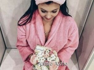 Annie_Astie
