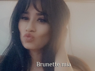 Brunette_mia