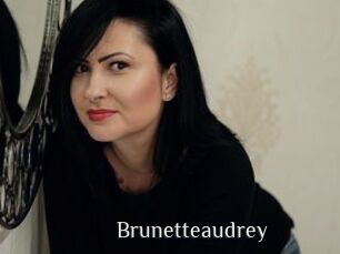 Brunetteaudrey