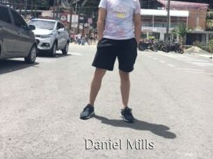 Daniel_Mills