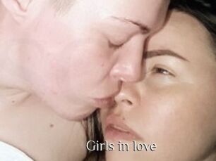 Girls_in_love