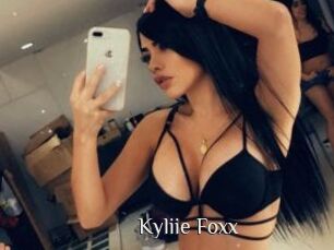 Kyliie_Foxx
