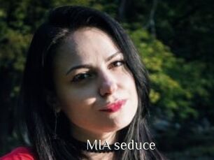 MIA_seduce