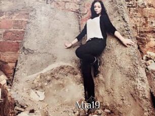 Mia19