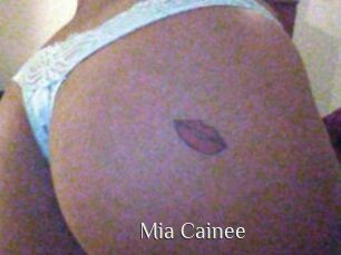 Mia_Cainee