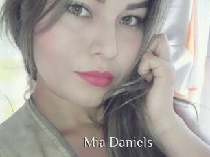 Mia_Daniels