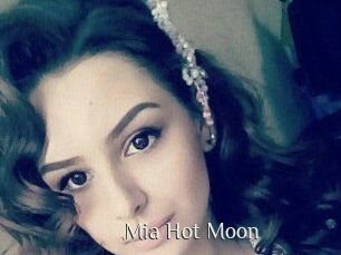 Mia_Hot_Moon