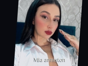 Mia_anniston