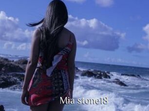 Mia_stone18