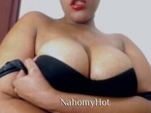NahomyHot