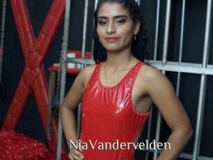 NiaVandervelden