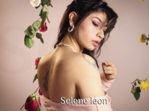 Selene_leon
