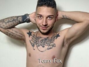 Tomy_Fox