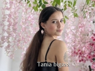 Tania_bigass