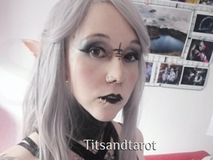 Titsandtarot