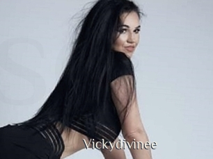 Vickydivinee